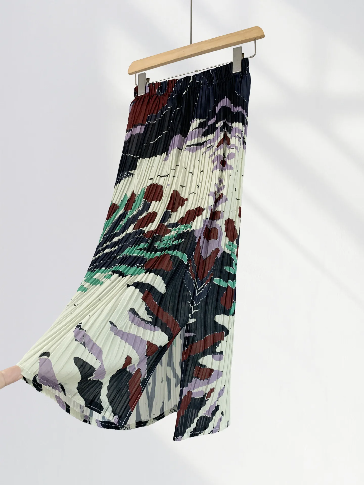 Elegant High Waist Pleated Print Skirt with Slit Design Beautiful Large Flower Half Body Skirt Polyester Fiber Straight Cut