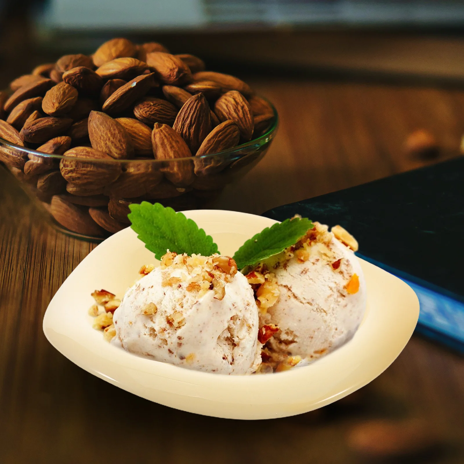 

Elegant Ceramic Bowl Single Serving Food Storage Container for Noodles Ice Cream Candy Lovely Dish Decor