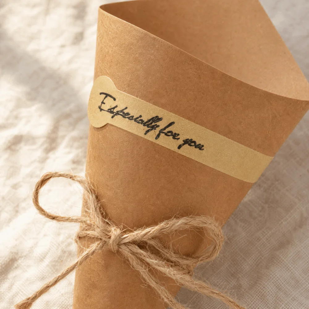 50 Pieces Paper Bouquet Wrapping Paper with Hemp Rope with Label Sticker Flower Wrapping Paper 15x15cm Brown Black