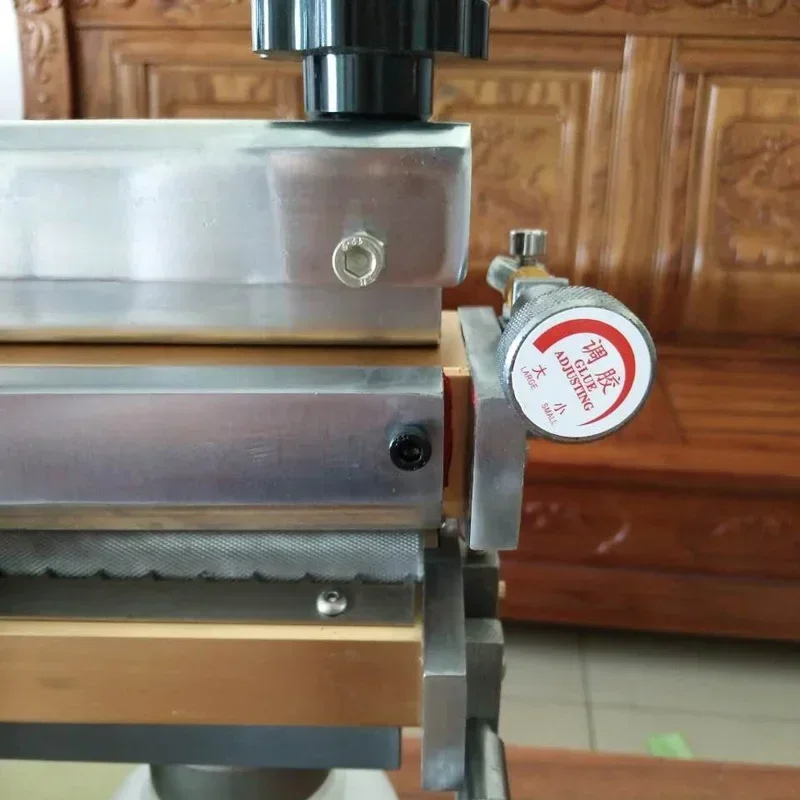 Sealed Speed Regulating Glue Machine For Adhesive Sealing, Yellow Glue Double-sided Adhesive Passing Machine