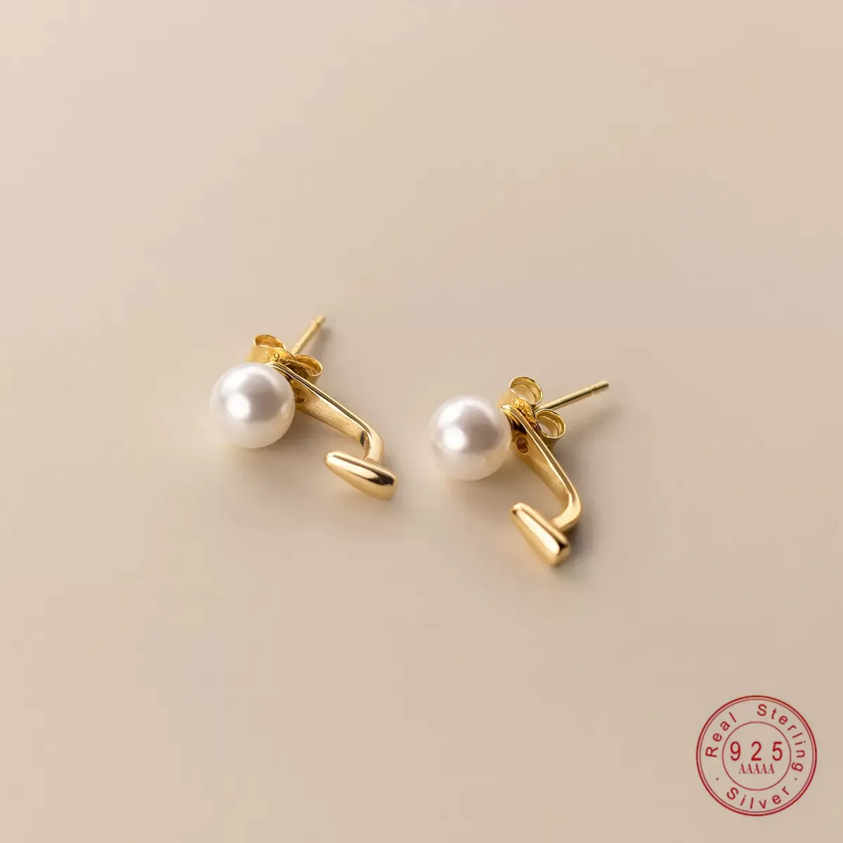 

925 Sterling Silver Small Temperament Shell Pearl Stud Earrings for Women Korean Fashion Elegance Party Weddings Jewelry