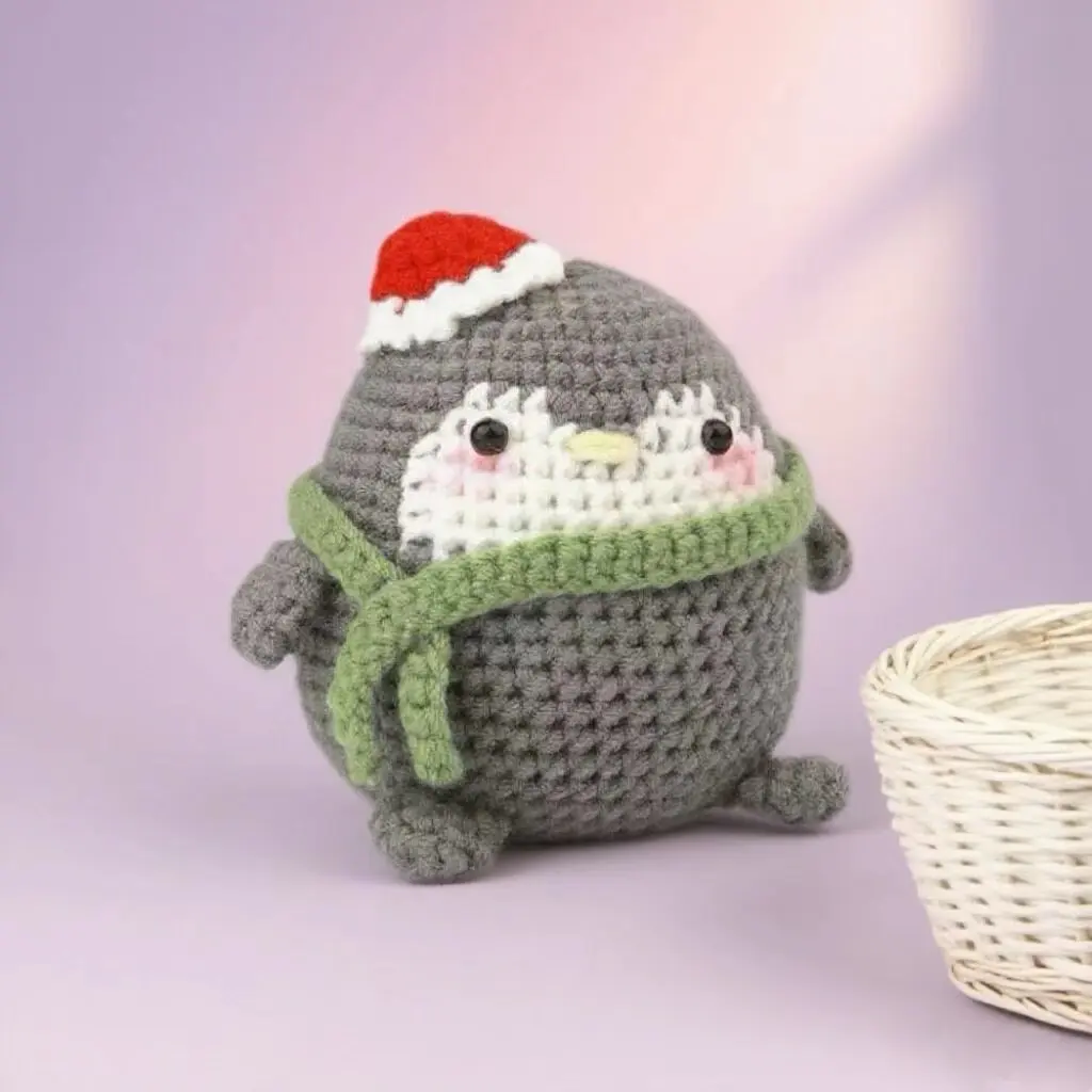 

Вязаный крючком рождественский комплект пингвина своими руками с шапкой Санта-Клауса и зеленым шарфом — набор для рукоделия ручной работы, праздничный домашний декор и подарок для детей