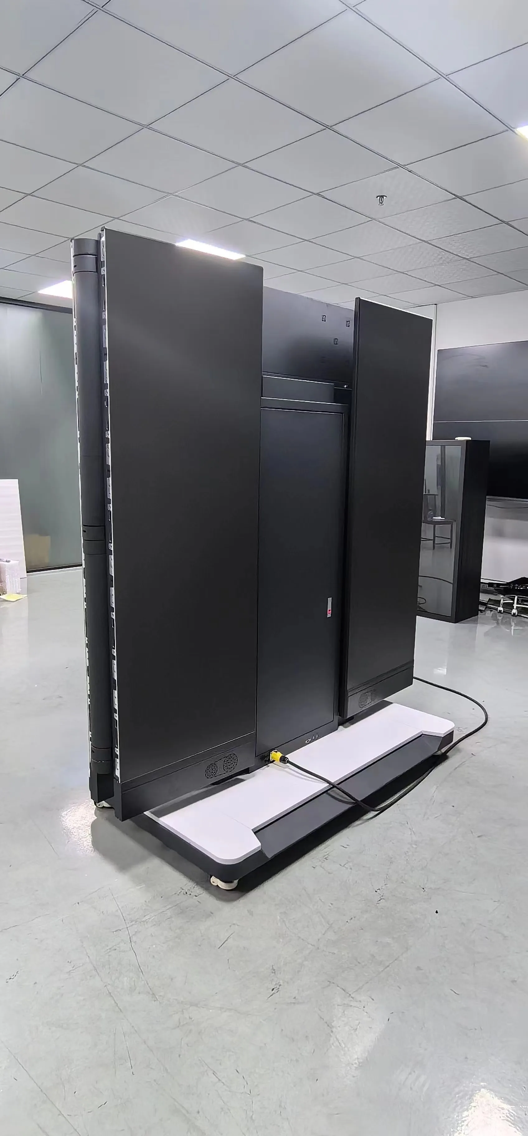 2025 Macchina multiuso con display a LED ripiegabile avanzato