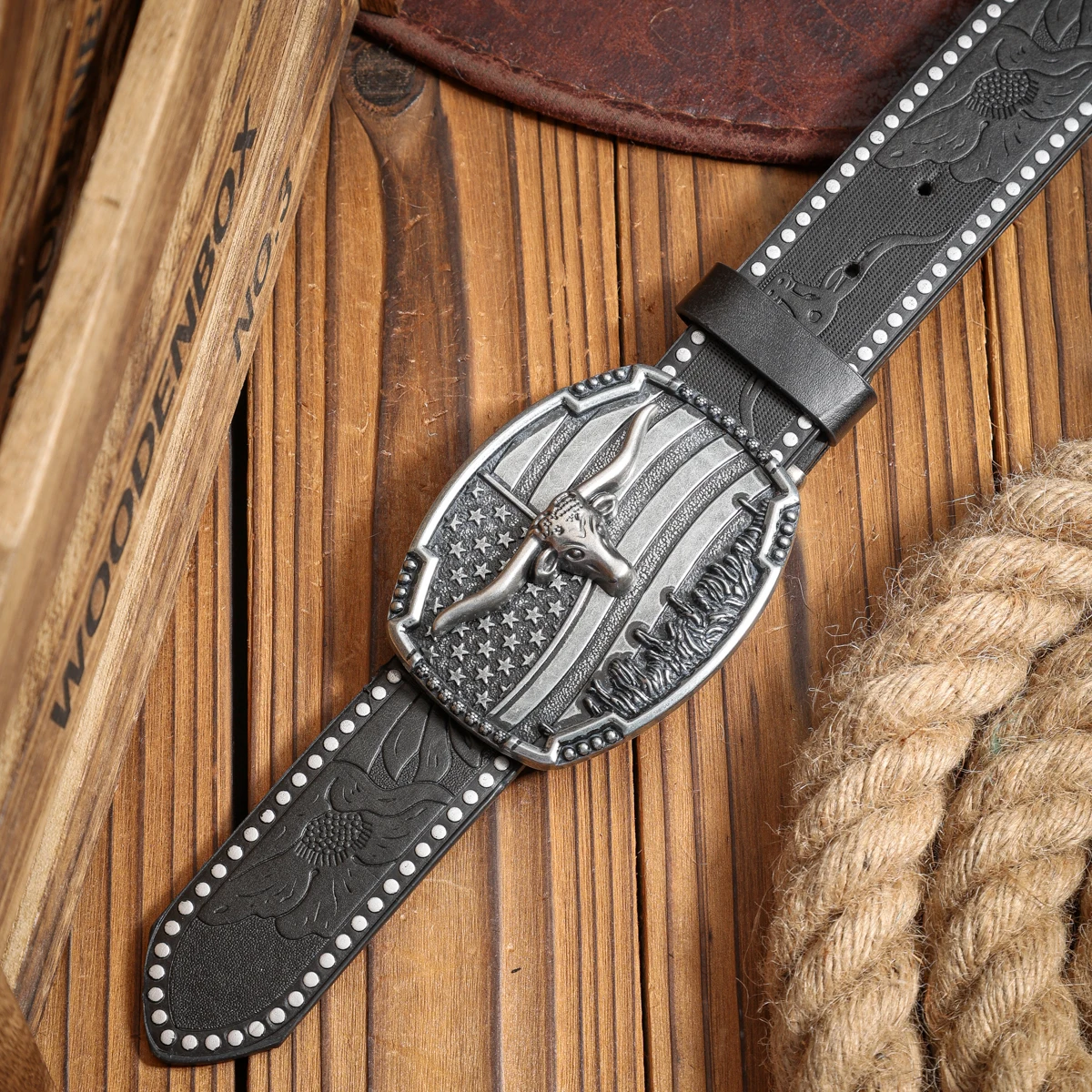 Ein PU-Gürtel für Damen und Herren, der den Stil von Western-Denim und Retro vereint, ist perfekt für alltägliche Freizeitausflüge. – Detail 11