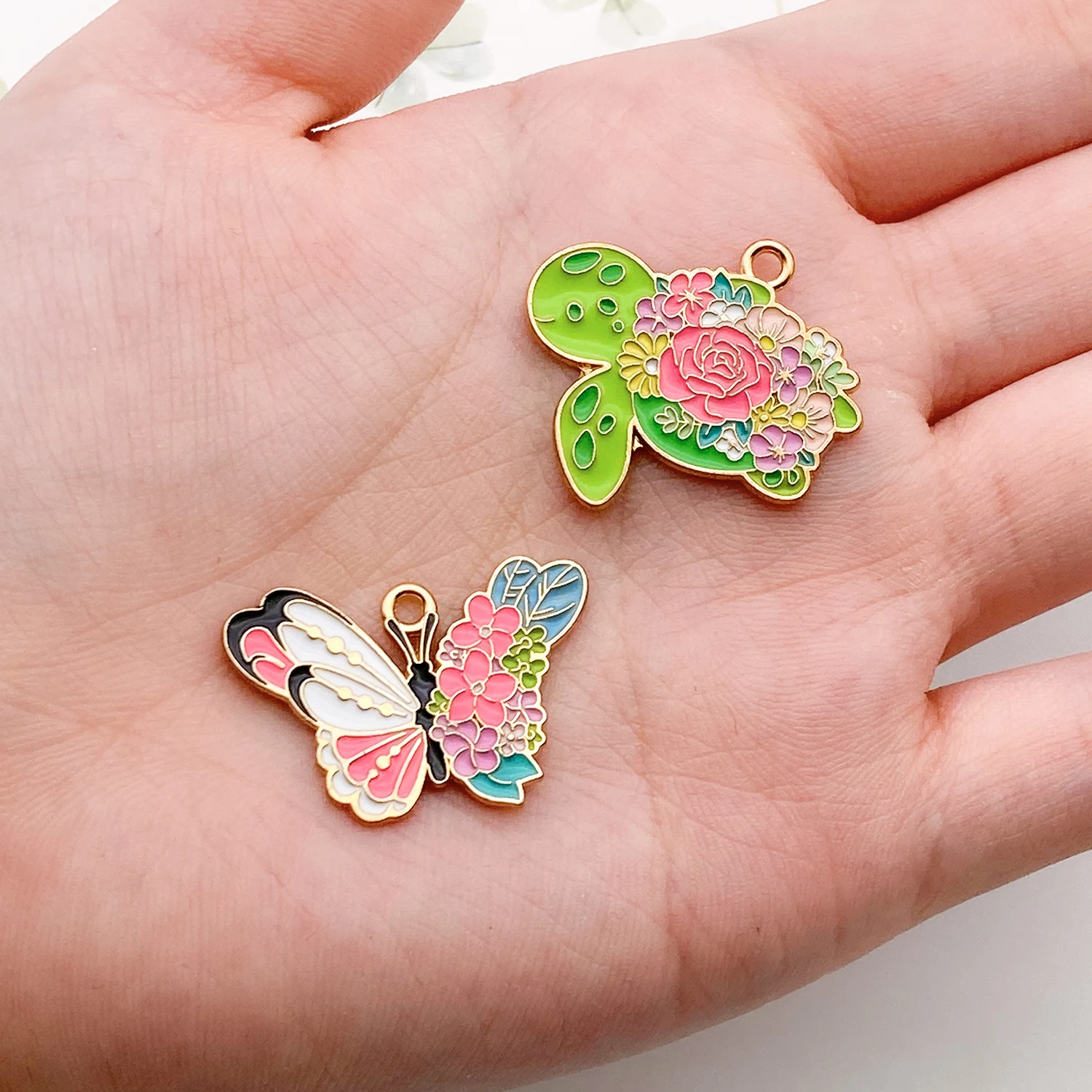 Mix 6pcs/Drop Oil Flower Butterfly Animal Series Fashion Jewelry Making DIY Craft Halloween Christmas Fashion Accessories