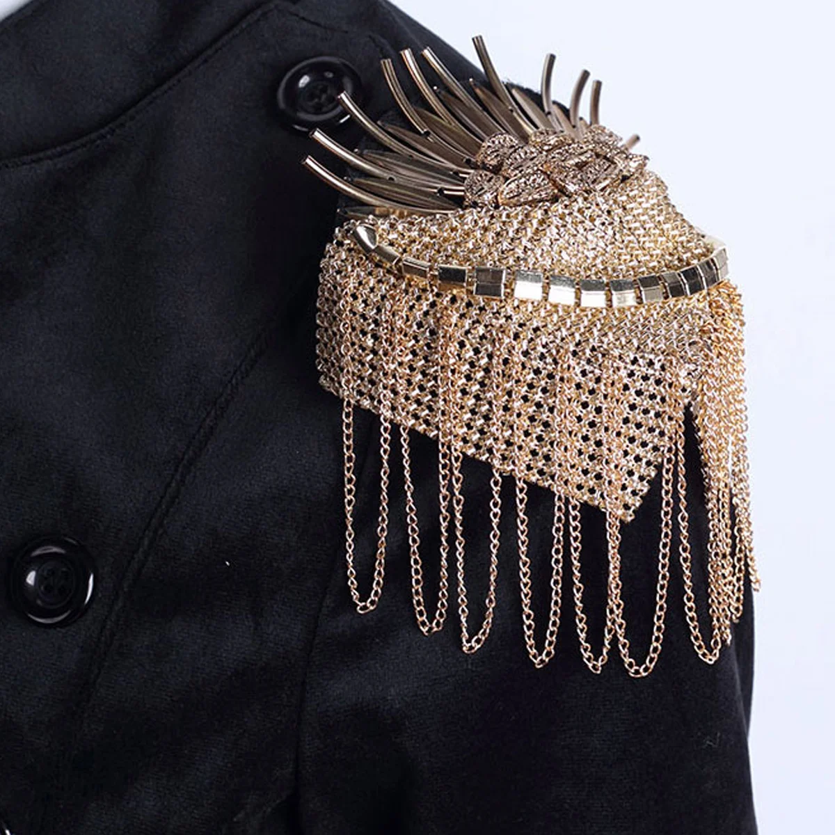 

1Pcs Tassel Shoulder Board Brooch Stylish Alloy Epaulette Fashion Costume Accessory Cool Shoulder Fringe Epaulet Decor