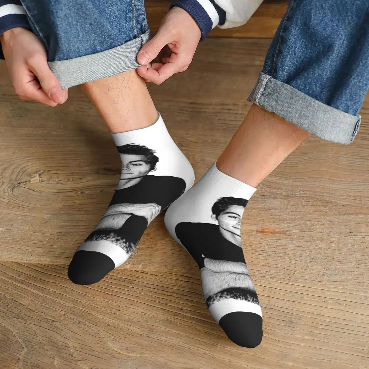

Dylan O'Brien 4 Socks Harajuku Super Soft Stockings All Season Socks Accessories for Man's Woman's Christmas Gifts