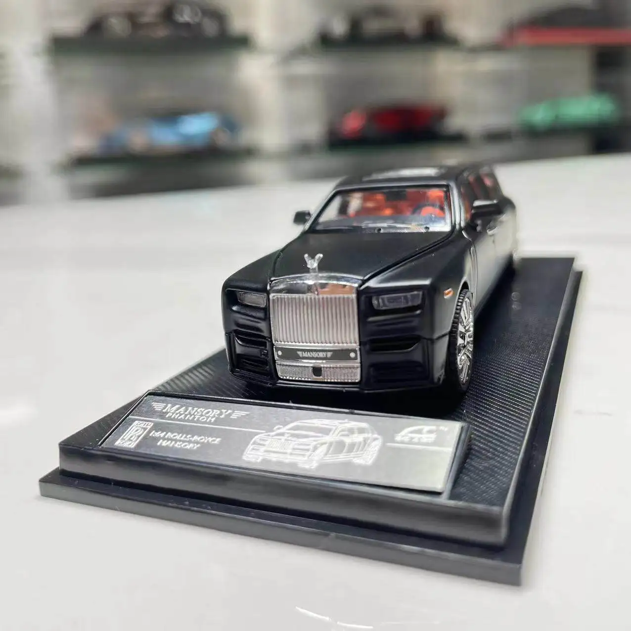 Phantom Eighth Generation Extended Version in Stock 1:64 Alloy Car Model Ornament Realistic High-End Luxury