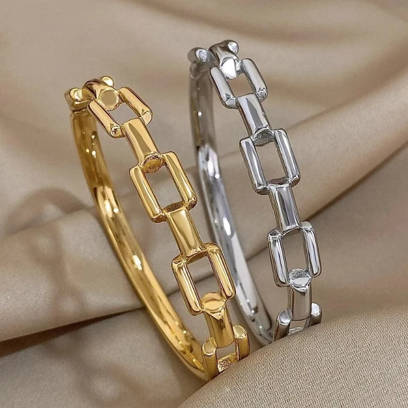 European and American Titanium Steel Hollow Brick Inlaid Light Luxury Gold-plated Niche Stainless Steel Bracelet for Women