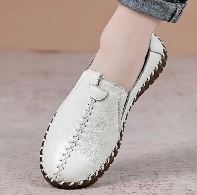 New Genuine Leather Women's Flat Shoes Lightweight Casual Comfort Shoes Soft Sole Ideal for Mothers