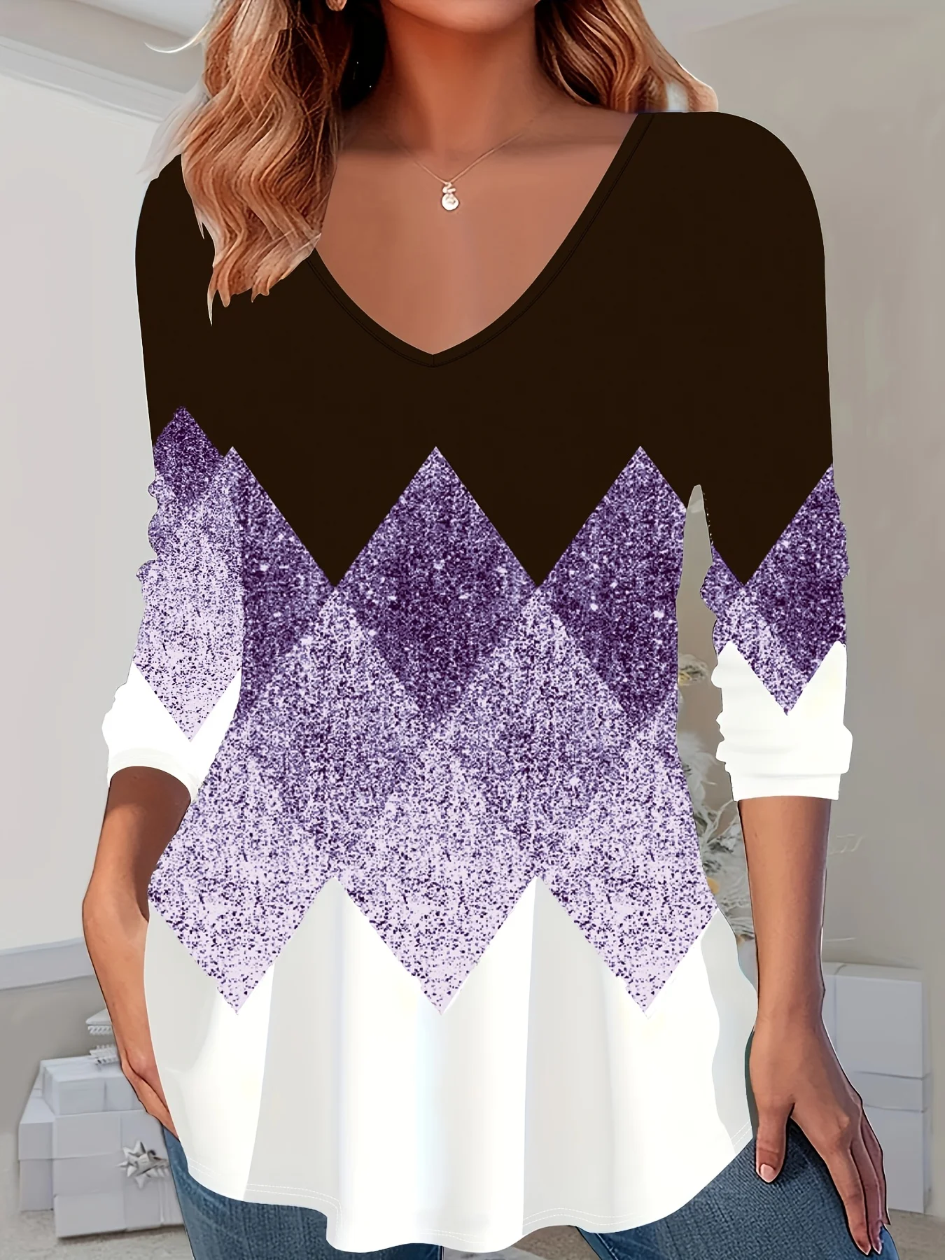 Stilvoller Damen-Pullover in Übergröße mit V-Ausschnitt und elegantem geometrischem Muster für den Alltag – Detail 7
