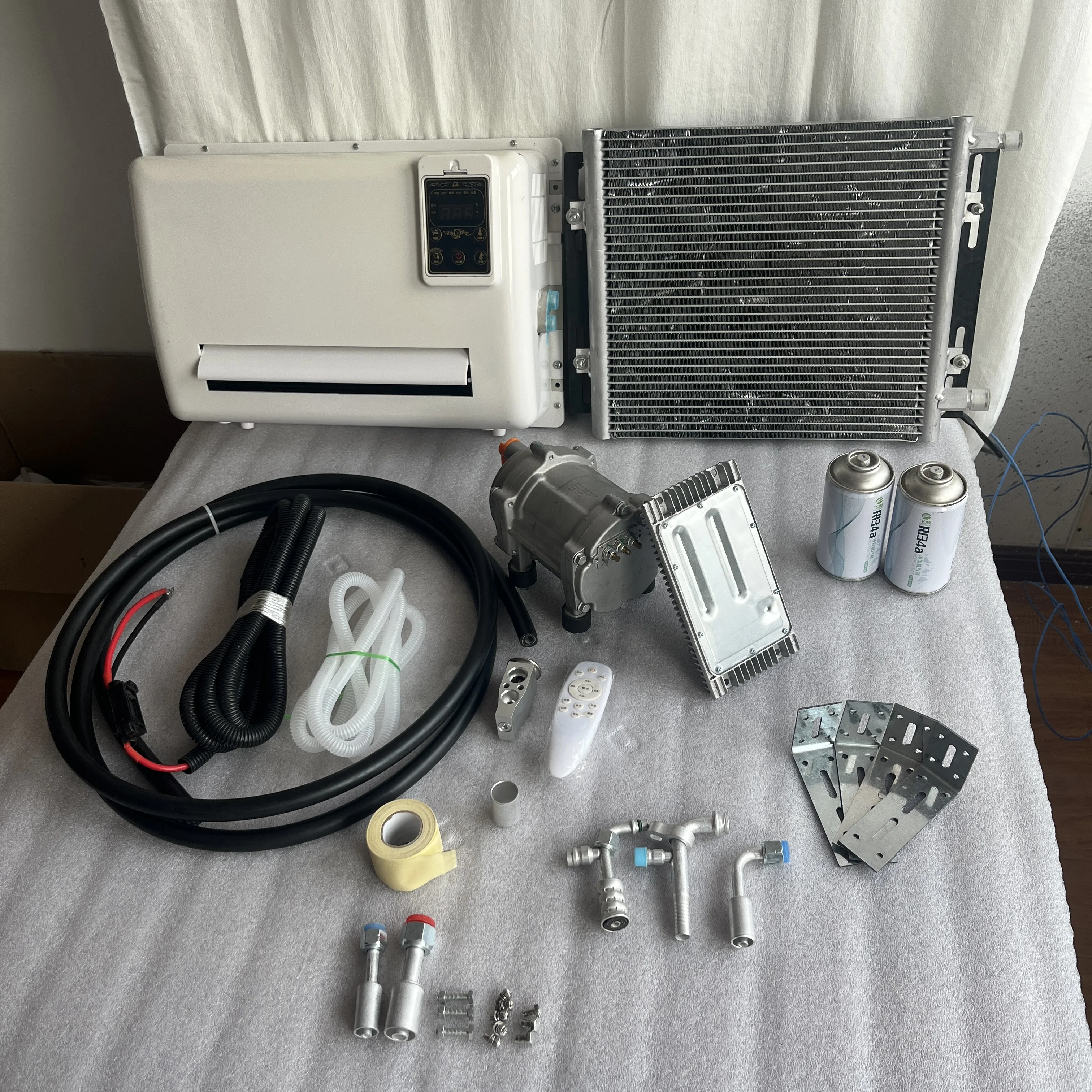 12V/24V DC Hidden Model Parking Air Conditioning Suitable For Various Vehicle Models Conveniently Installed Intelligent Control
