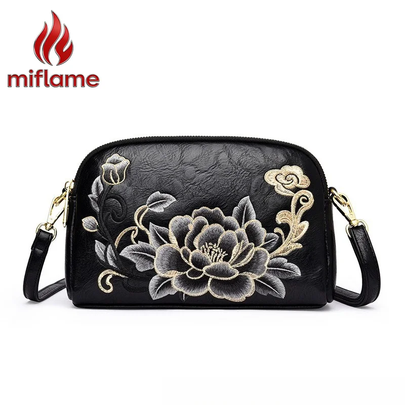 

Women's Shoulder Bag Large Capacity Phone Compartment Coin Purse Embossed Shell Lightweight Daily Clutch