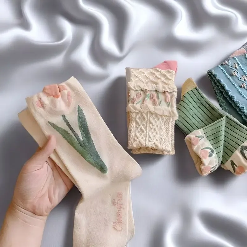 4 PairsWomen 3D Textured Ankle Socks Set, Floral Embossed Cottagecore Aesthetic Low‑Cut Socks, Casual Daily Wear Short Socks