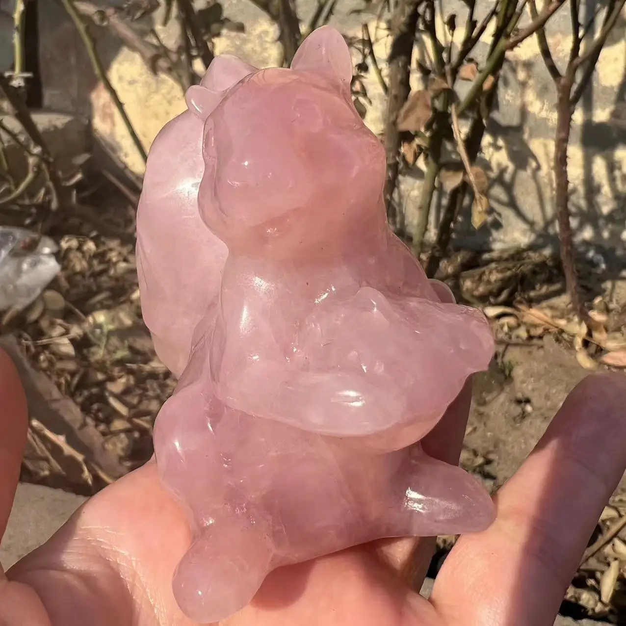 9CM Natural Stone rose Hand Made Carved Squirrel Crystal Fashion Carved Animal Figurine Gifts