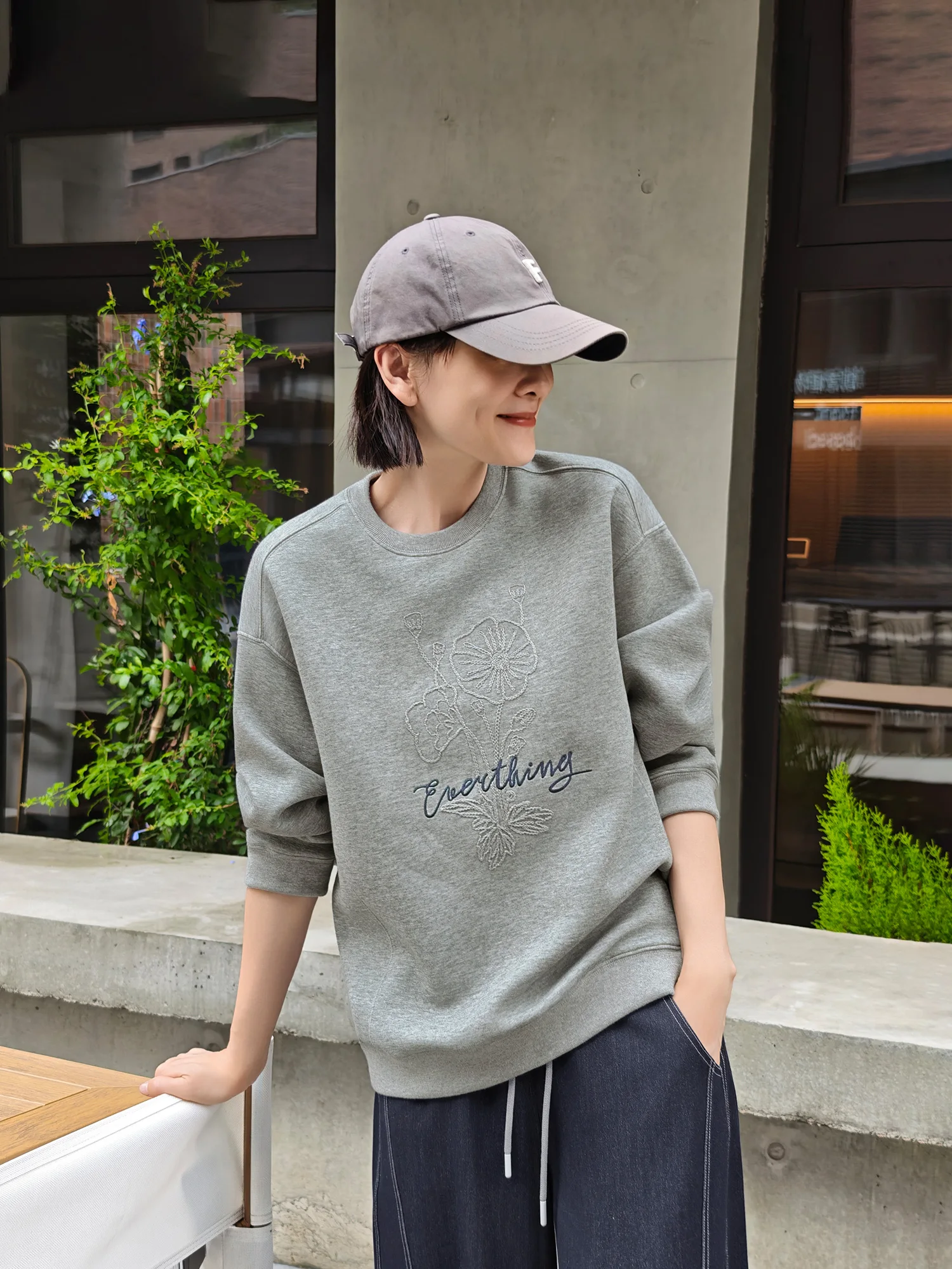 

Loose Fit round Ne Embroidered Sweatirt Women's Sle Versatile Autumn New Arrival Slimming Effect Casual Comfortable Top