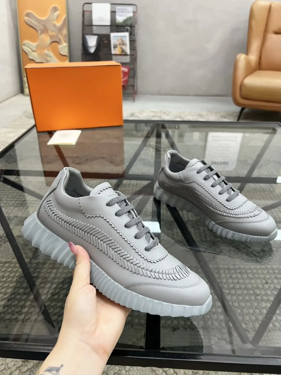 Light Gray Minimalist Unisex Casual Skate Shoes, Skin-friendly Inner Lining Flat Skate Sneakers, Flexible Rubber Outsole, Versatile Footwear for Library Study, City Stroll and Relaxed Daily Casual Matching for Men and Women