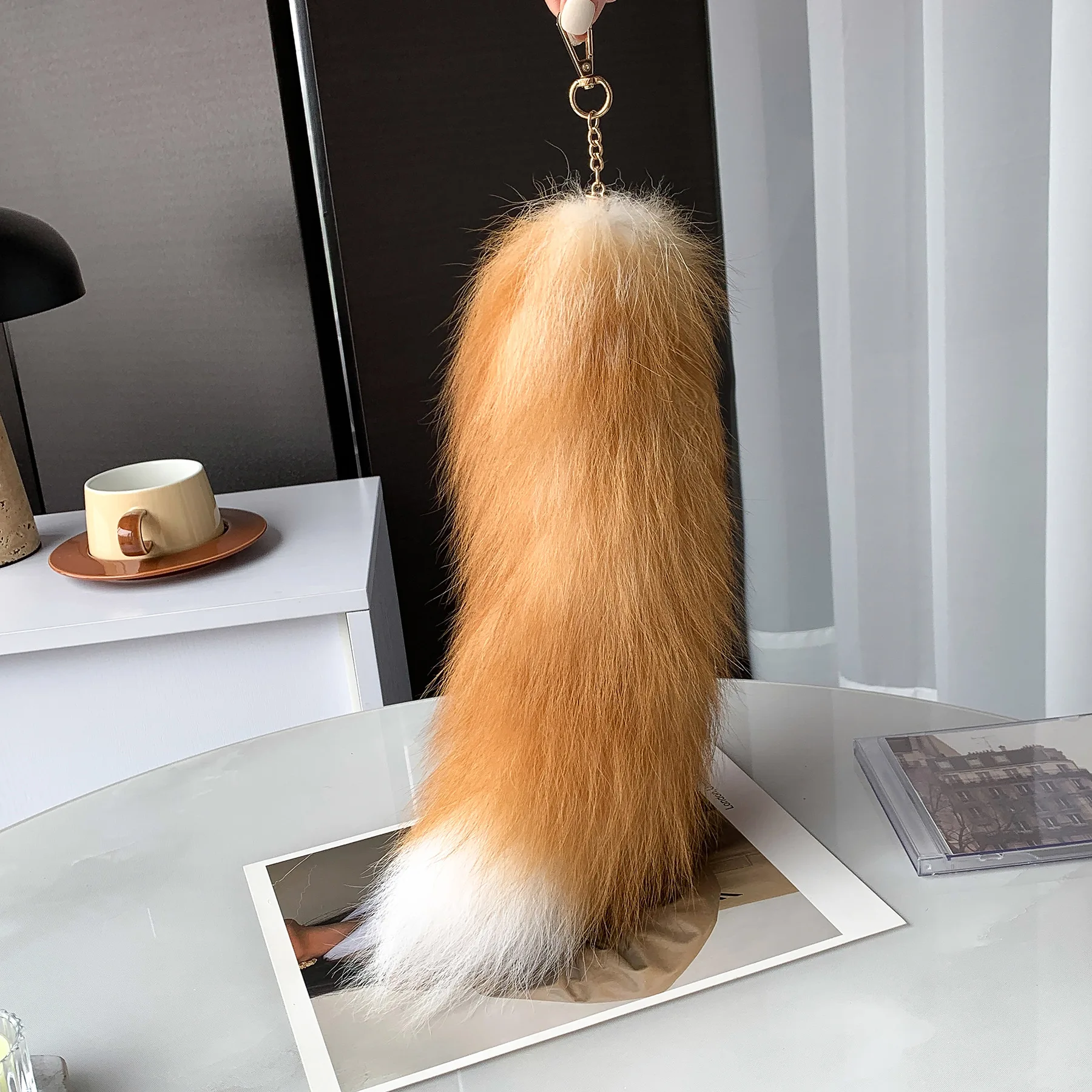 2024 Real Fox Fur Tail Large Long Natural Fur tail Keychain Pendant Cosplay tail Cute Wolf Fox Tail Fur Car Keychains For Women