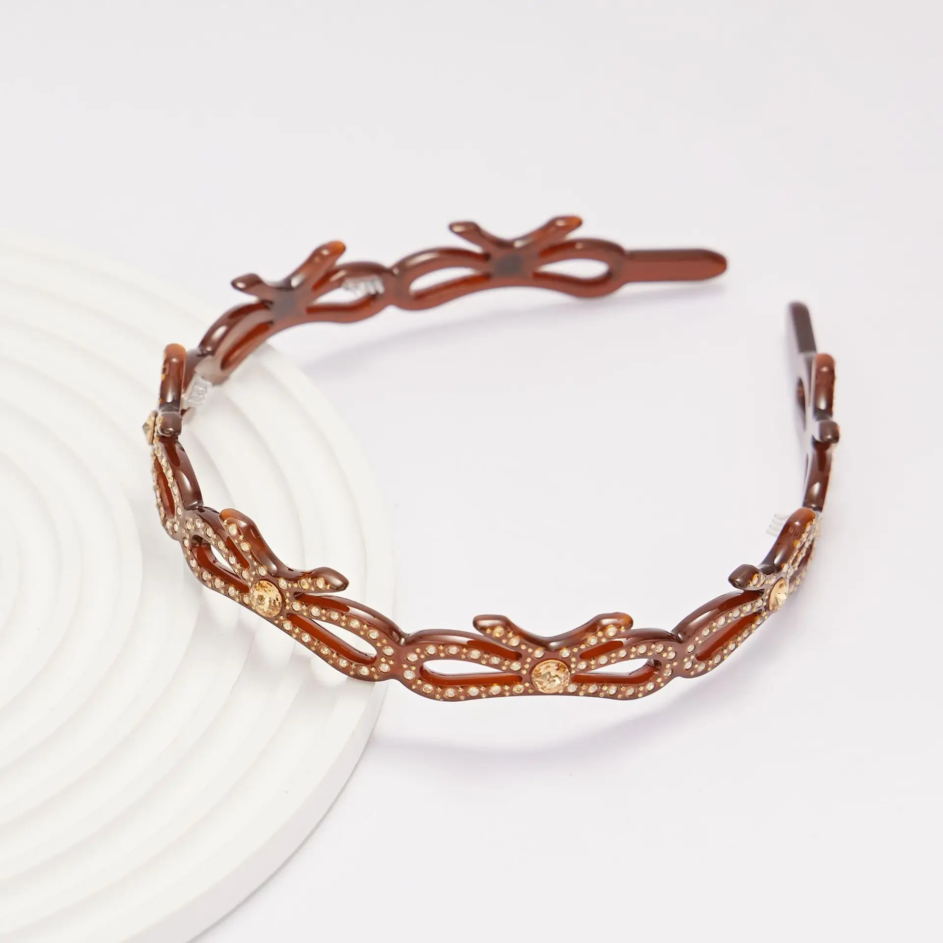 

Elegant Vintage Rhinestone Acetate Headband with Bow Non-Slip High Crown Literary Style Light Luxury Hair Hoop for Women