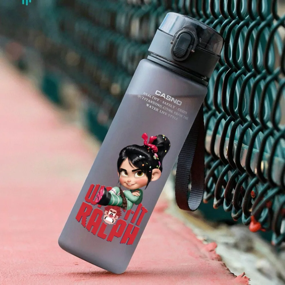 Wreck-It Ralph 560ML 4-kolorowy kubek na wodę o dużej pojemności Przenośny plastikowy kubek dla dzieci Anime Dorosły Sportowa butelka do picia na świeżym powietrzu Prezent dla dzieci