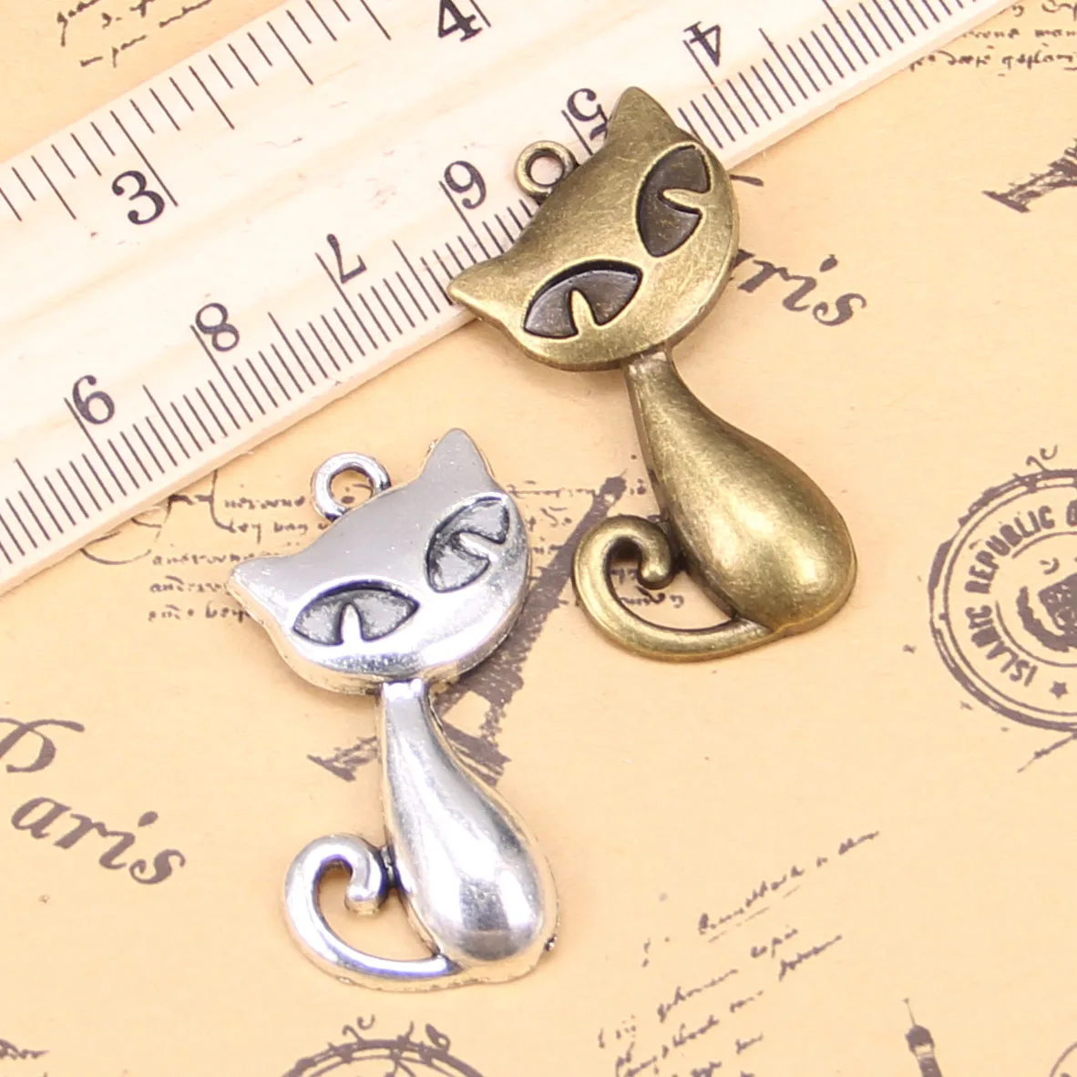 30pcs Charms For Jewelry Making cat fox 39x32mm Antique Silver Plated Pendants DIY Handmake Tibetan Silver Bracelet Necklace