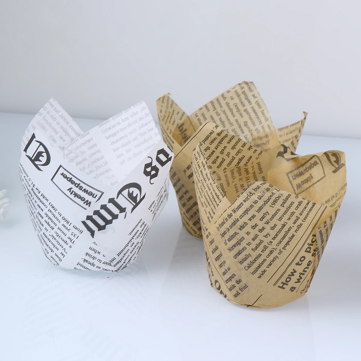 

150pcs Cake Wrapping Paper Newspaper Bread Paper Holder Party Paper Cup (100pcs Natural Color Nespaper, 50pcs White Newspaper)