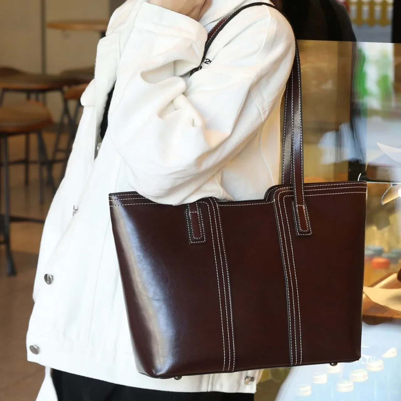 2024 new large capacity Tote bag leather ladies all-in-one simple single shoulder underarm handbag commuter bag atmosphere