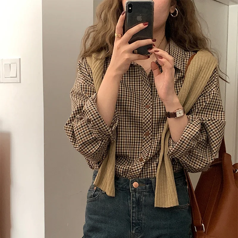 

Шикарная винтажная женская рубашка в клетку с длинным рукавом, свободного кроя, весна-осень, корейский стиль, коричневая, с воротником, на пуговицах, с декоративными вставками