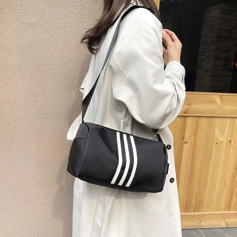 

New Oxford Cloth Fashion Contrast Handbag Crossbody Bags For Women Unisex Simple And Fashionable Single Piece Crossbody Bag
