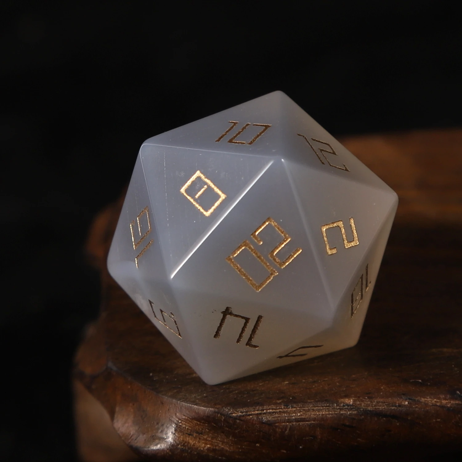نرد عقيق طبيعي على الطراز القديم D20 مع 9 خطوط مختلفة للاختيار من بينها عشاق ألعاب سطح المكتب الأحجار الكريمة الفريدة المفضلة