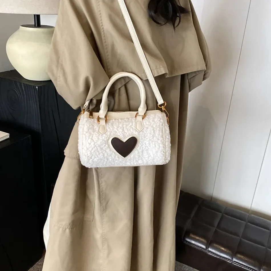

Lamb's wool fluffy bag female 2025 fall and winter new senior sense of handheld Boston women's bag simple shoulder satchels