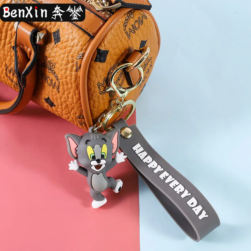 Miniso Nowe pluszowe breloczki, zawieszki do samochodu, wykwintne torebki dla par, ozdoby do kluczy.