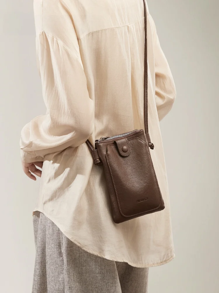 sac-a-bandouliere-en-cuir-veritable-pour-femme-elegant-et-pratique-pour-la-marche-decontractee