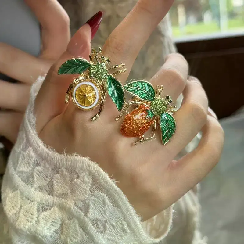 Crystal Bee Brooch for Women Enamel Animal Pin Elegant Rhinestone Tassel Brooches Wedding Party Outfit Accessories