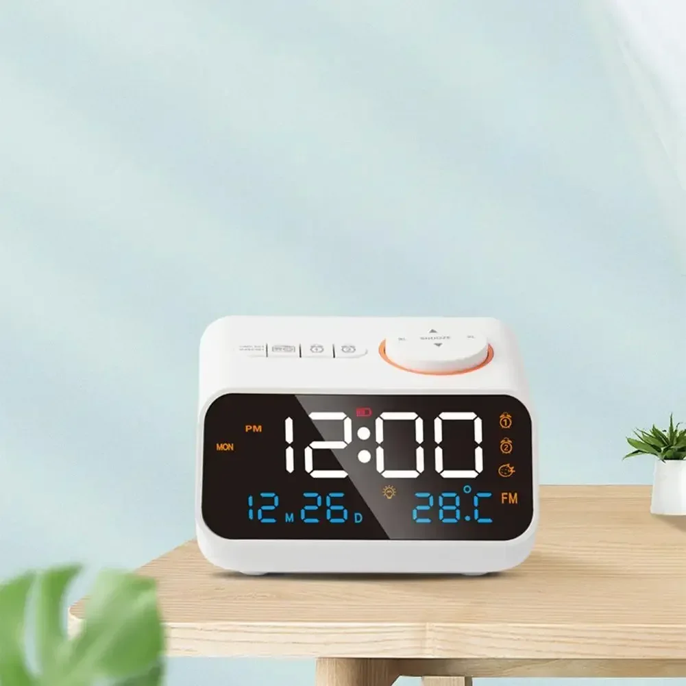 

Snooze Desktop Display Alarm Radio Clock Rechargeable With Control Digital Temperature/humidity Function LED USB Voice