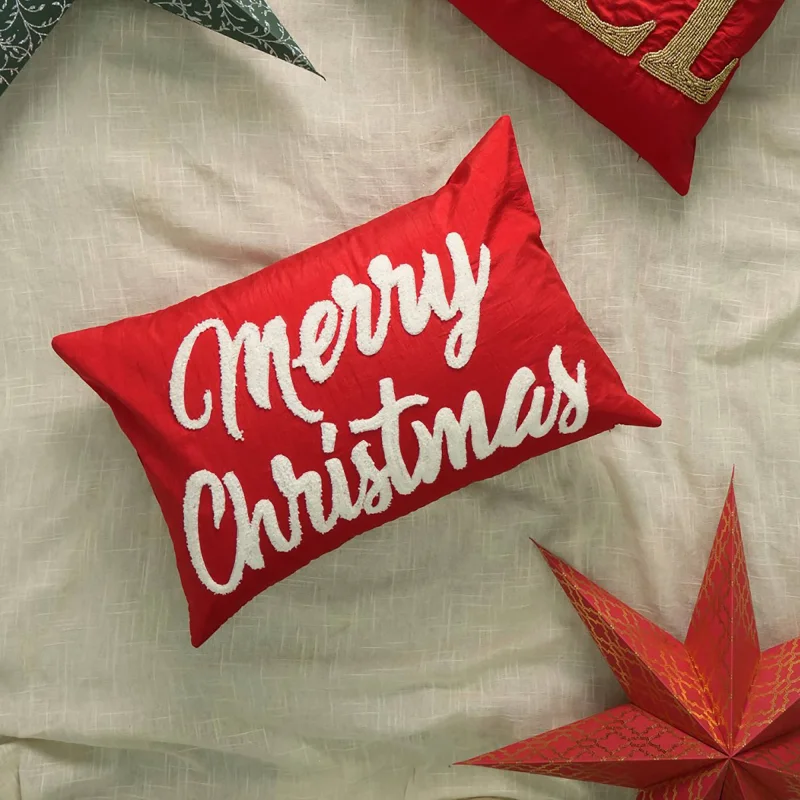 

Подушка из 100% полиэстера с вышивкой — мягкий и стильный акцент-24X16