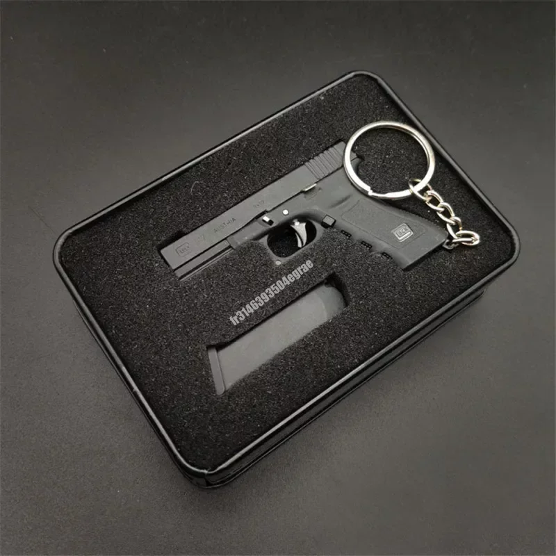 Nuovo 1:3 G17 Shell Eject portachiavi in metallo modello Gluck Toy Gun collezione di pistole in lega in miniatura ciondolo regalo giocattolo regali