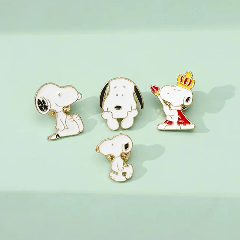 Snoopy Brooch Japanese Cartoon Badge Male and Female Student Personality Collar Pins Bag Decorations Anime Enamel Friends