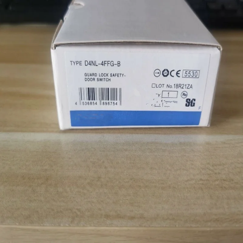 

New Original Safety Switch D4NL-4FFG-B 3G3MX2-A4040-Е