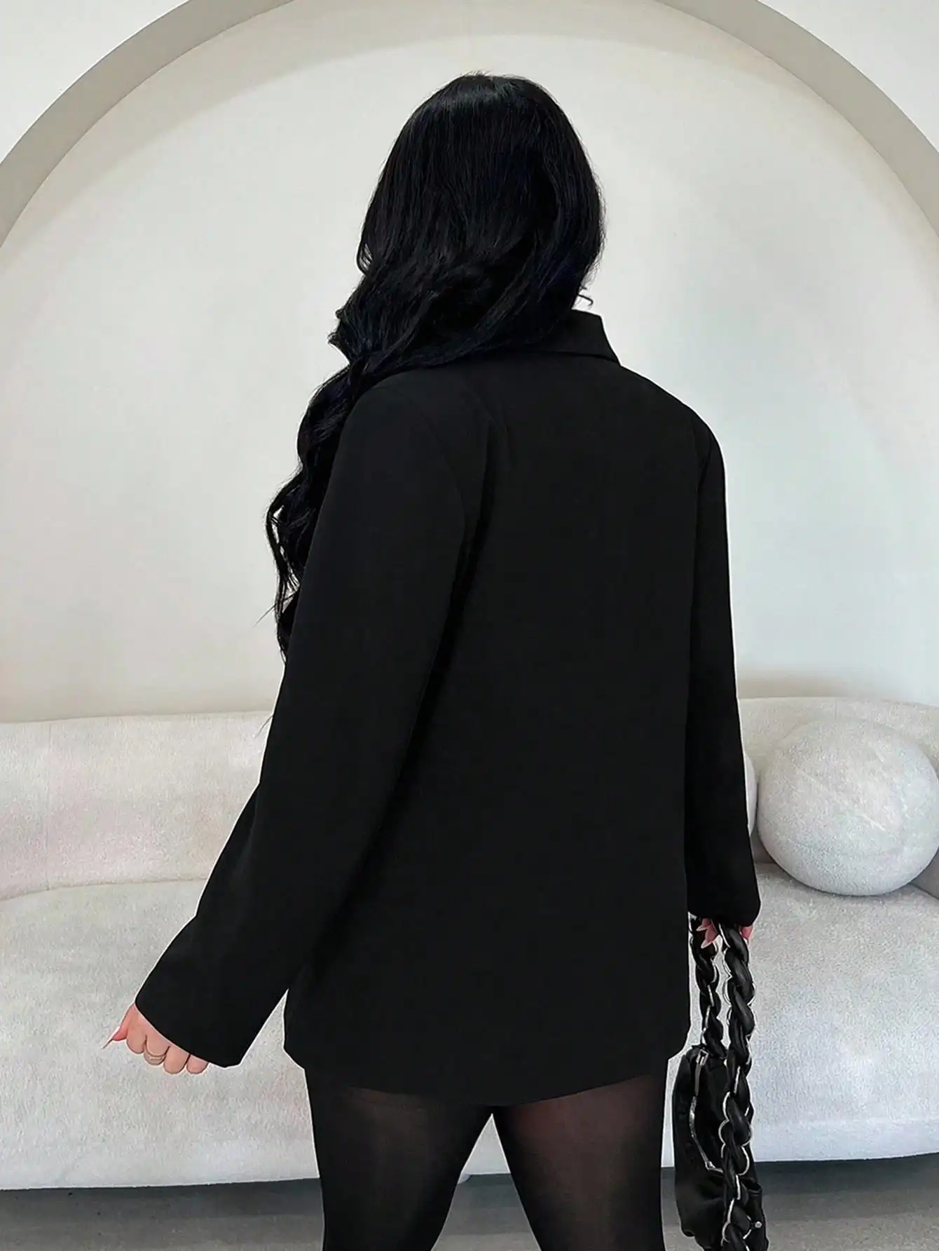 سترة نسائية سوداء كبيرة الحجم، بأسلوب أنيق وبسيط، متعددة الاستخدامات للمناسبات العادية والمكتب والحفلات والمواعيد