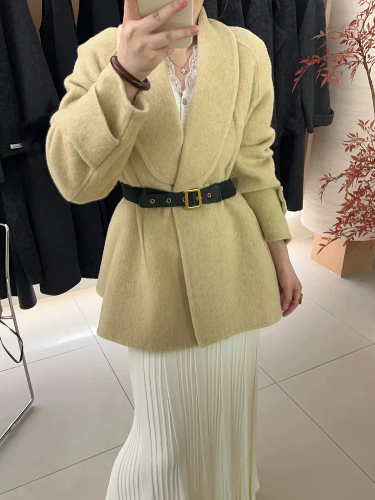 Women's Wool Coat with Lapel Collar Popular Clothes Outerwear Short Relaxed Heavyweight Wool Coat Ultra Warm for Daily Wear