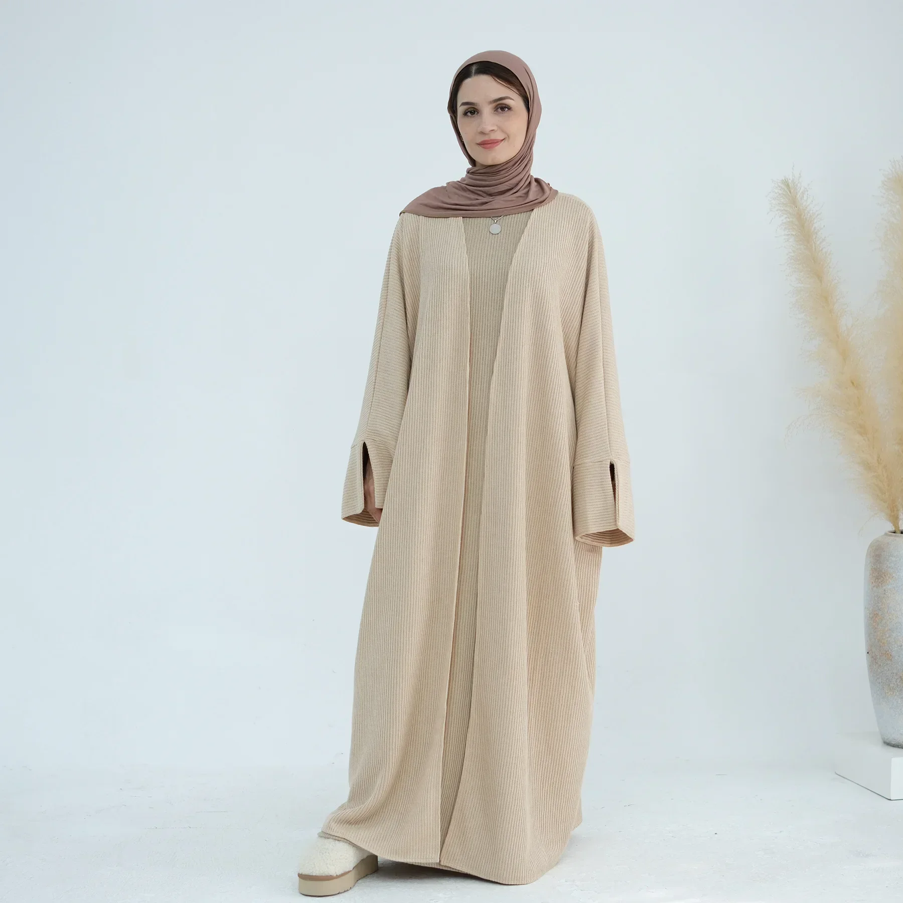 Zwykły zimowy otwarty Abaya Dubaj Luksusowy muzułmański ciepły sweter z dzianiny Kimono Abaje dla kobiet Islamskie ubrania Kaftan Robe Ramadan Eid