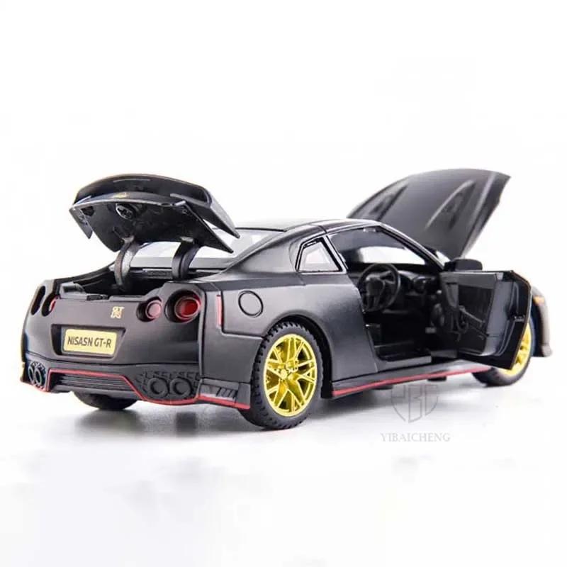 1/32 Nissan GTR R34 Alloy Diecast Vehicles Metal Simulation Racing Car Models Toy With Light Pull Back Toys For Children Gifts F
