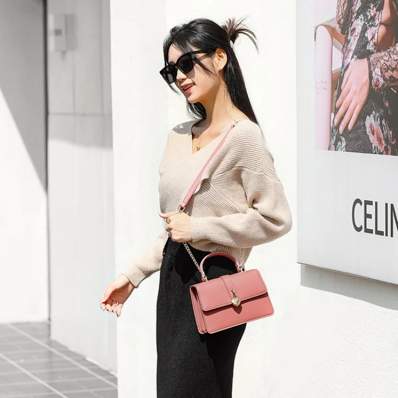 

Elegant Messenger Bag For Women Crafted From Quality Leather Boasting Classic Style For Daily Use​