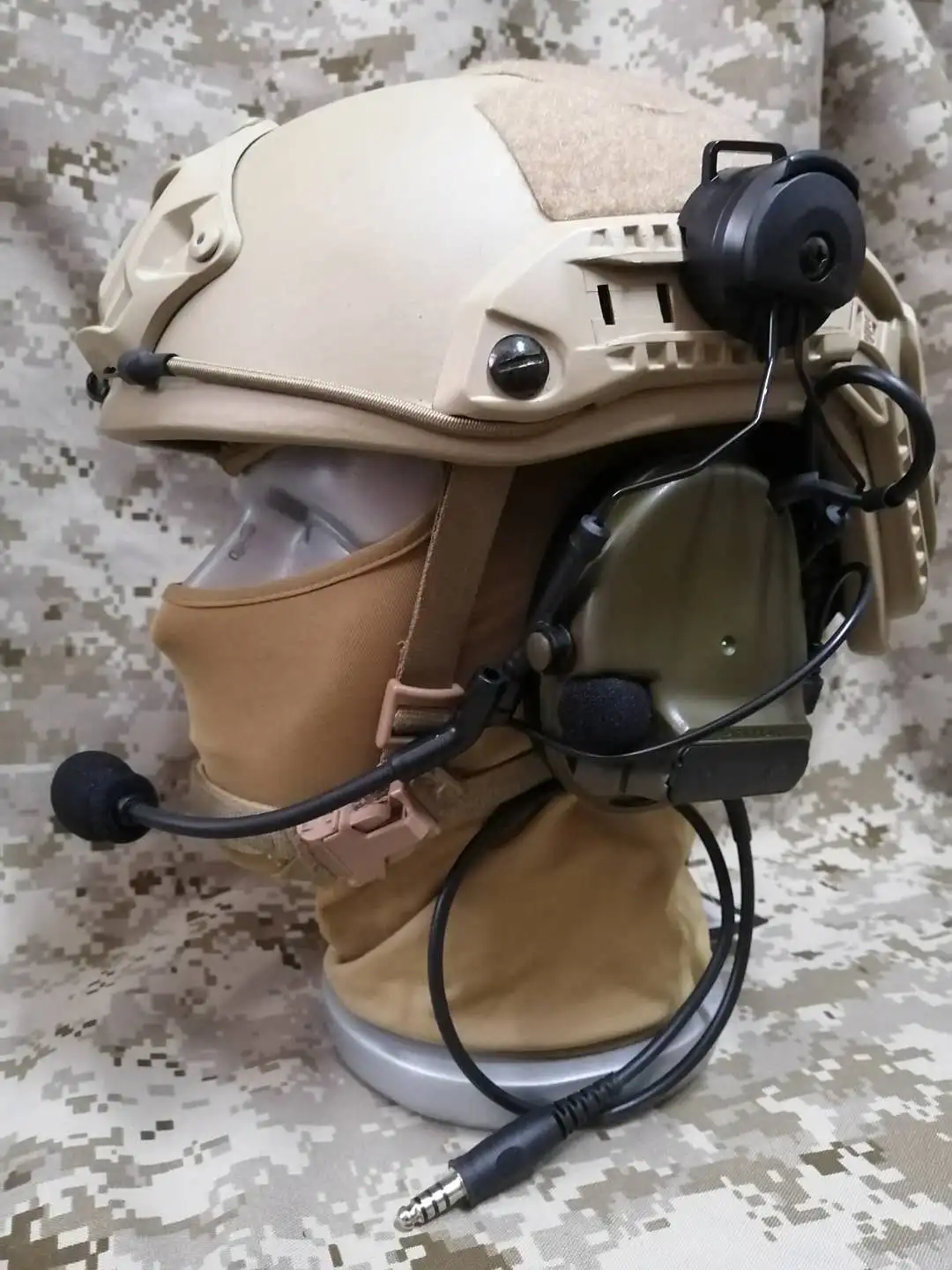 

Outdoor Tactical Replica Comtac-III C3 Polar Noise Reduction Tactical Earphones (Helmet Version)