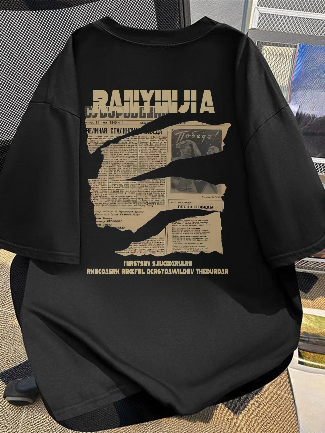 Men's Oversized T-shirt Retro Newspaper Print Graphic Tees Streetwear Cotton Short Sleeve Tops Summer
