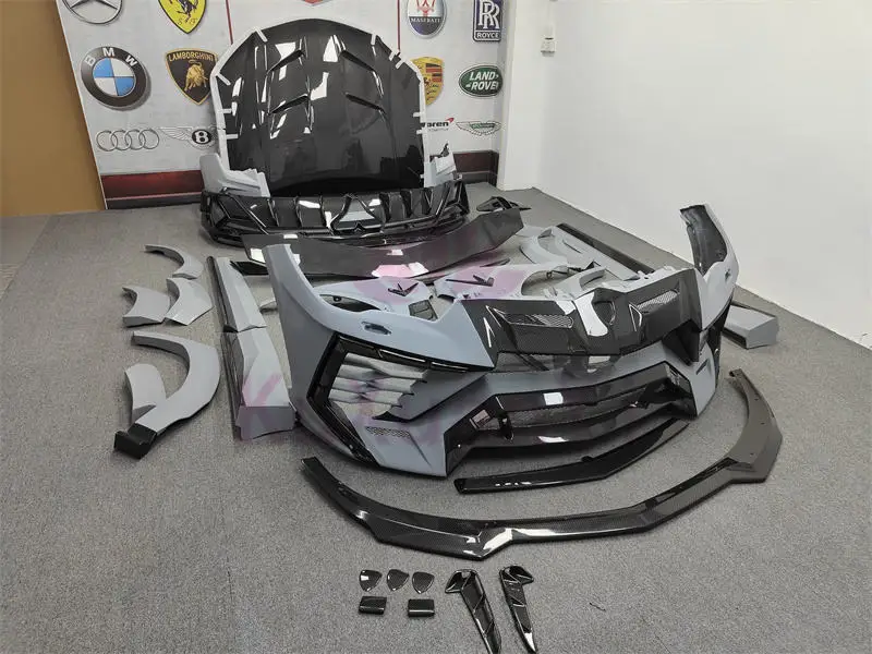 Suitable for Lamborghini Urus modified semi carbon fiber front and rear bumpers, chin covers, side skirts, M-shaped body kit