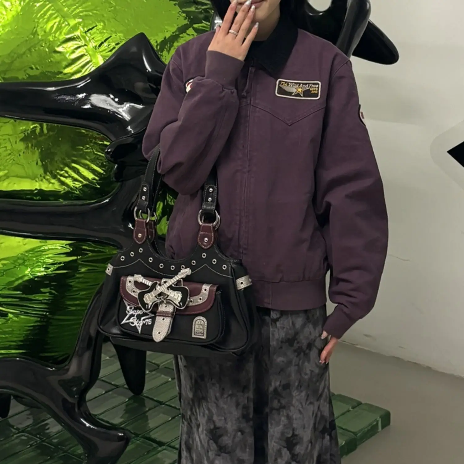 حار فتاة رسالة التطريز حمل حقيبة المرأة خليط الجلود سعة كبيرة حقائب كتف السيدات فاسق Y2k جماليات حقيبة تحت الإبط