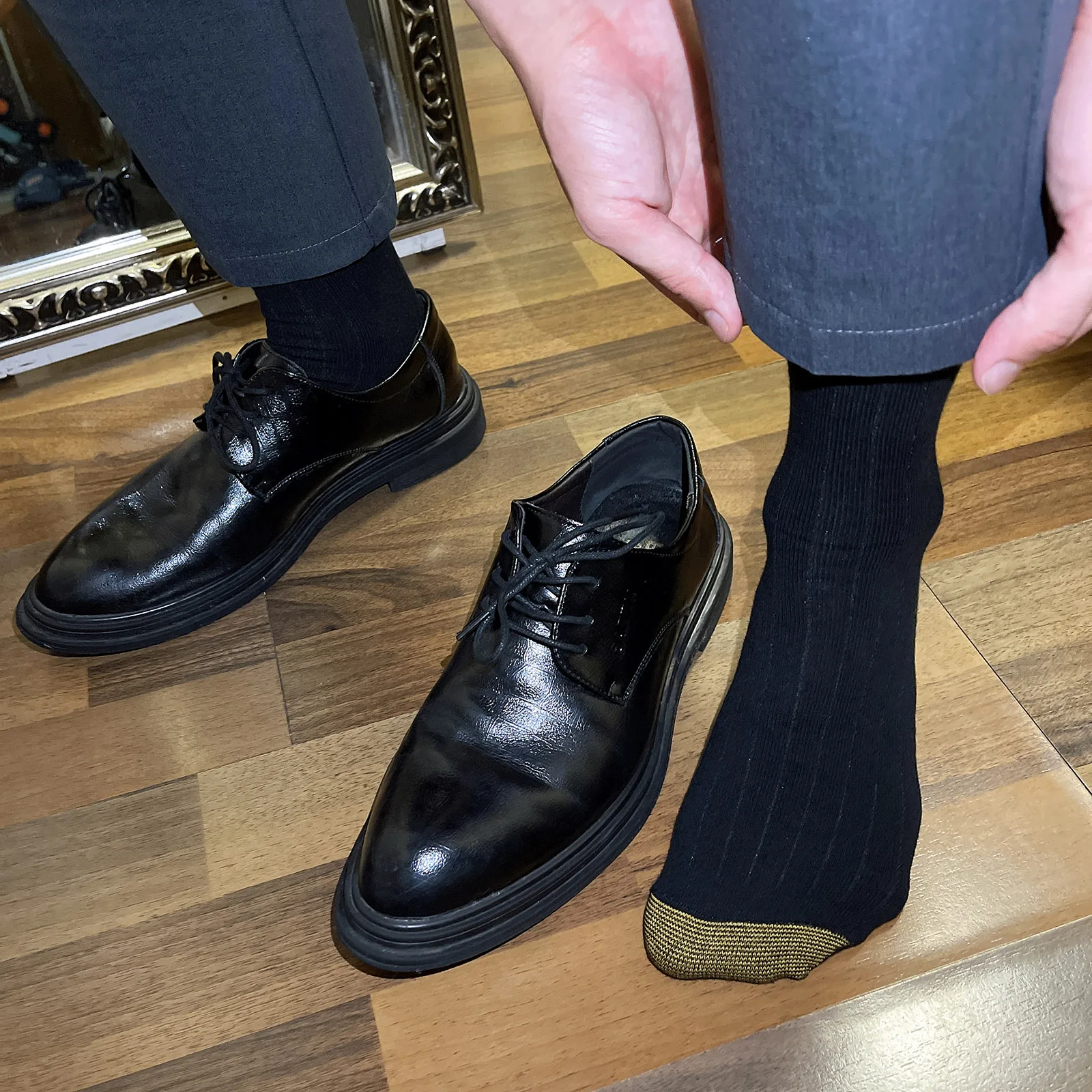 Herren Sexy Baumwolle Business Socken Bequeme atmungsaktive Sportsocken High Tube Gestreifte Casual Soft Socken – Detail 2