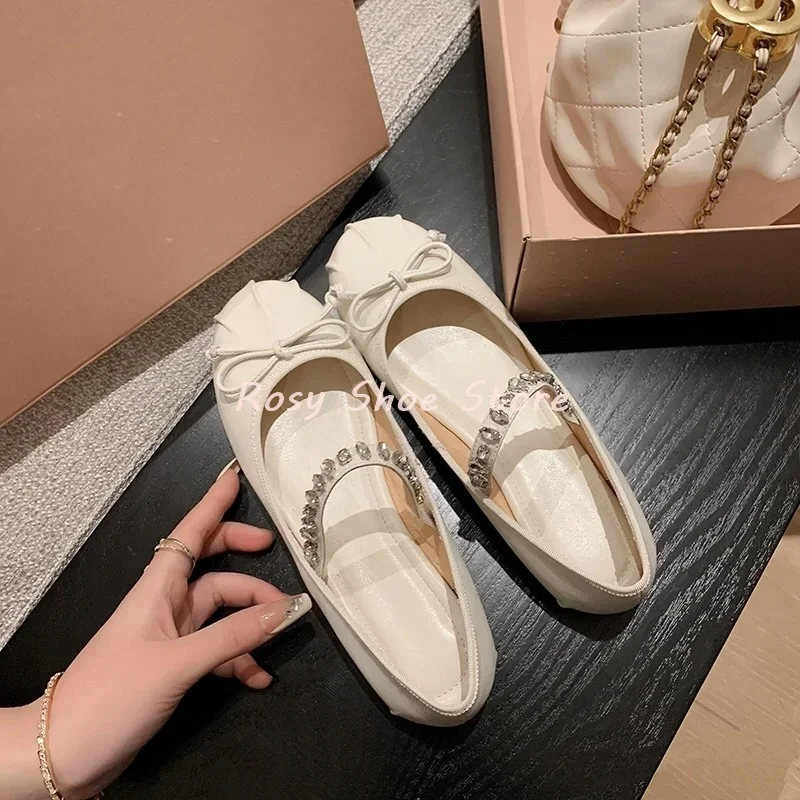 المرأة الحرير الجلود القوس أحذية الباليه جولة تو حذاء مسطح فاخر الماس ديكور حزام الانزلاق على حذاء فردي نمط مزاجه